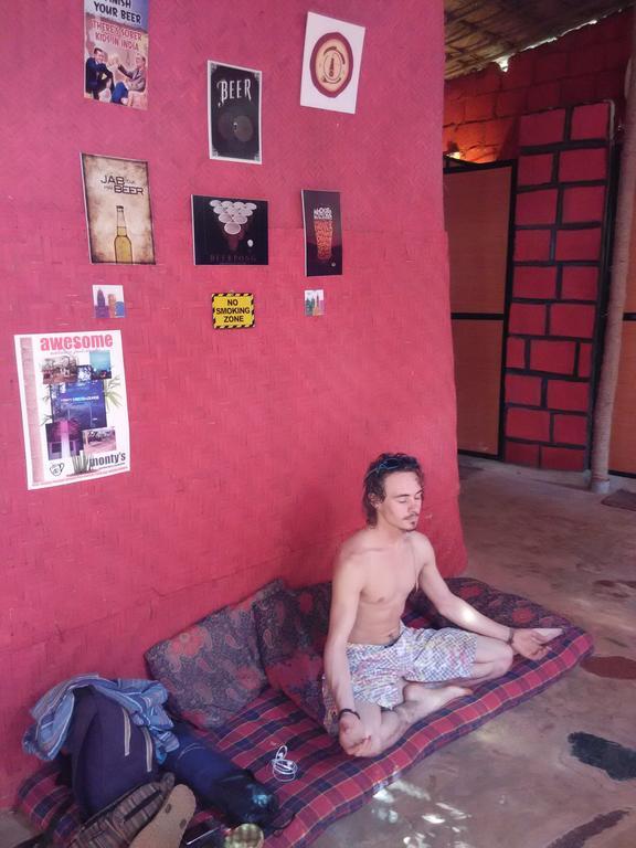Bricks And Bamboo Hostel Anjuna Ngoại thất bức ảnh
