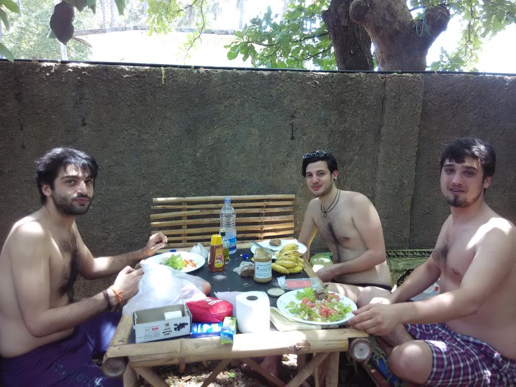 Bricks And Bamboo Hostel Anjuna Ngoại thất bức ảnh
