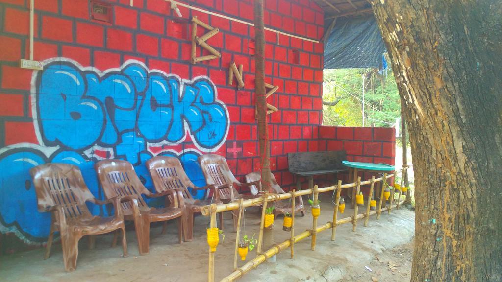 Bricks And Bamboo Hostel Anjuna Ngoại thất bức ảnh