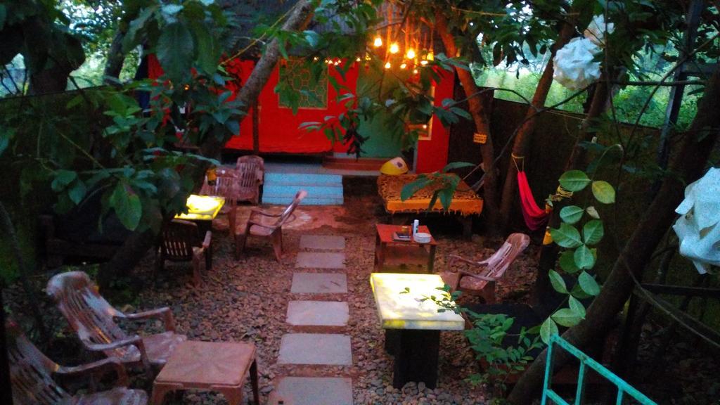 Bricks And Bamboo Hostel Anjuna Ngoại thất bức ảnh