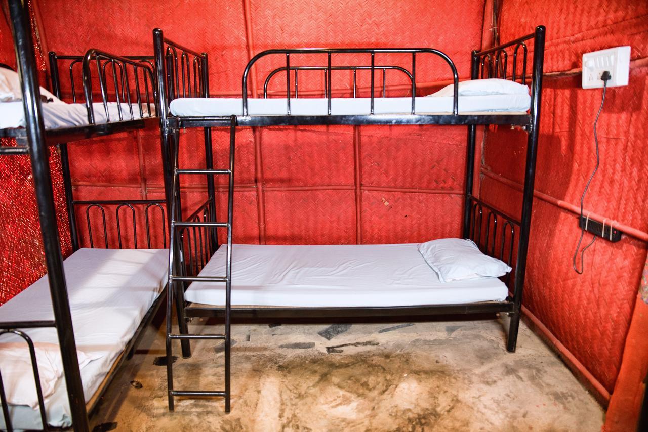 Bricks And Bamboo Hostel Anjuna Ngoại thất bức ảnh