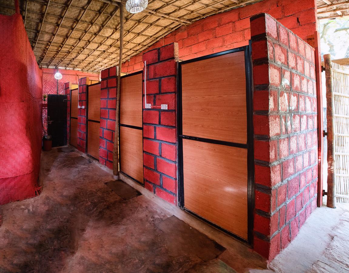 Bricks And Bamboo Hostel Anjuna Ngoại thất bức ảnh